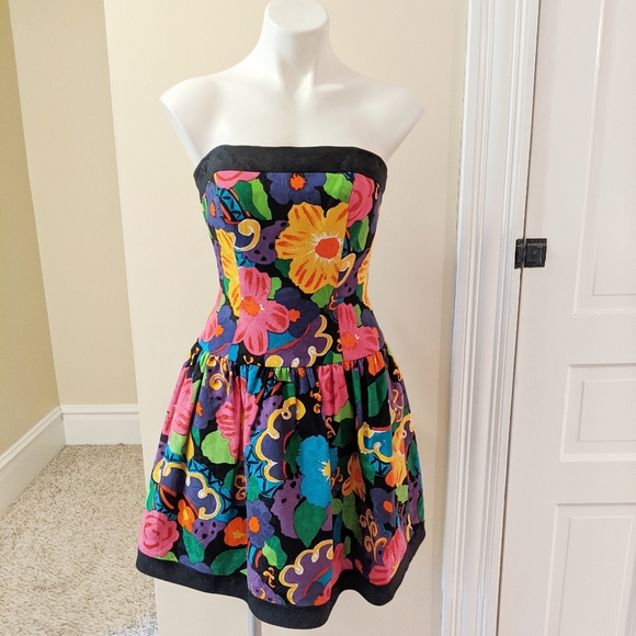 A. J. Bari Dresses & Skirts - Vintage A.J. Bari abstract floral strapless dress.